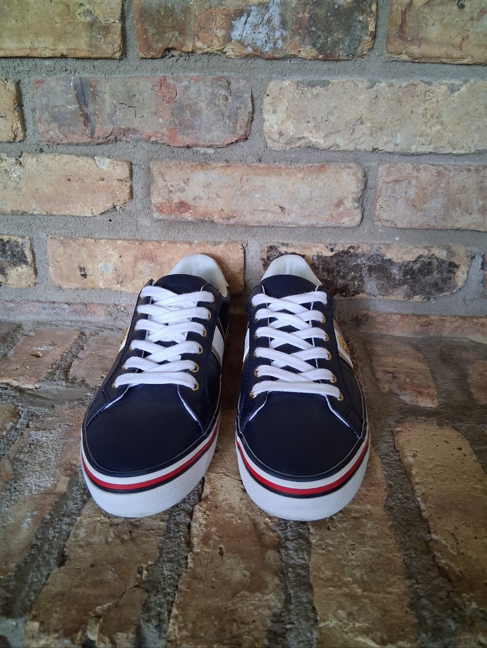 TOMMY HILFIGER FENTII DESIGNER LEATHER SNEAKERS SIZE 8.5 - Picture 2 of 8
